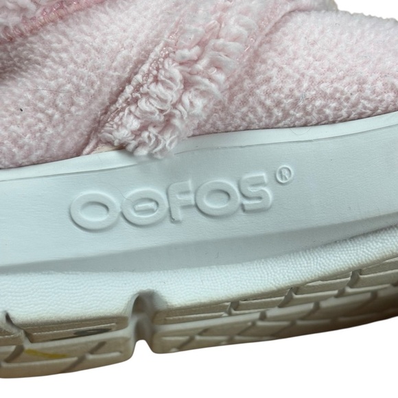 OOFOS Oocoozie Women's Pink Fleece Low Sneakers - Picture 9 of 11